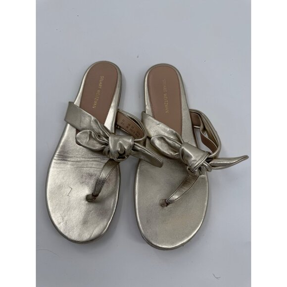Stuart WeitzmanBandeau Metallic Gold Leather Bow Accent T- Strap Sandals Size 8 - Picture 2 of 10